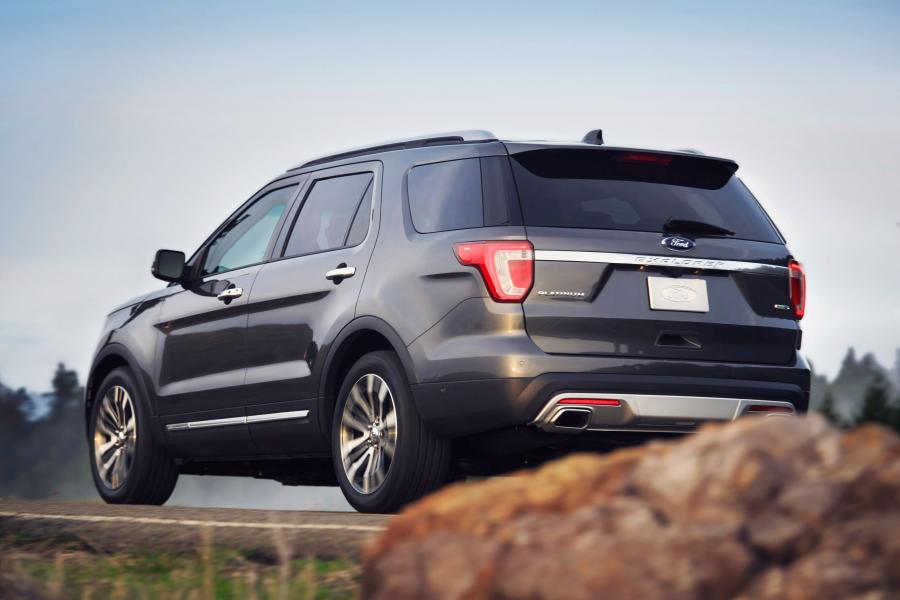  Ford Explorer Platinum 2015 года  (фото 4 из 33)